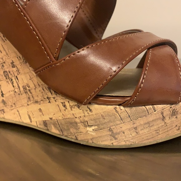 G by Guess platform sandals - Picture 5 of 6